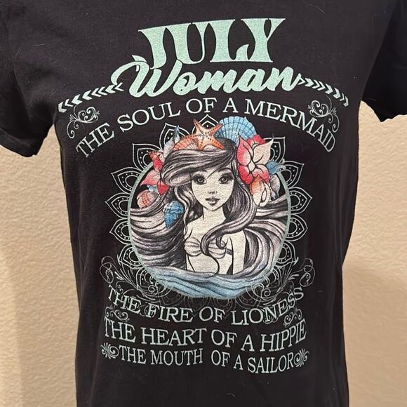 Disney July Princess Ariel Little Mermaid tee sz M - Picture 1 of 2
